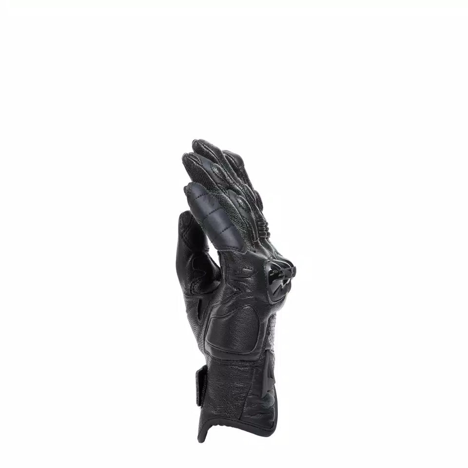 Guanti blackshape Dainese